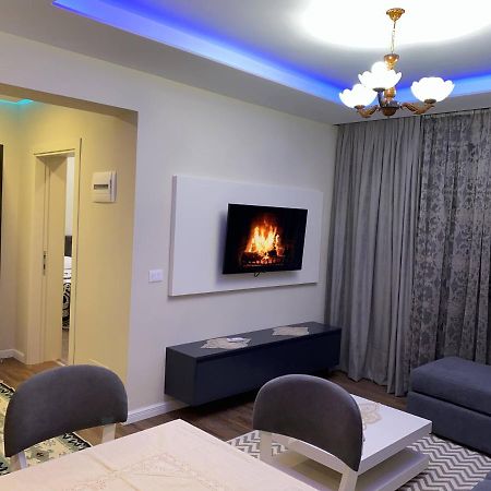Komatas Modern Apartments In Bllok Area Тирана Екстер'єр фото