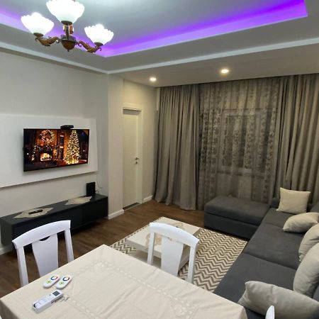 Komatas Modern Apartments In Bllok Area Тирана Екстер'єр фото