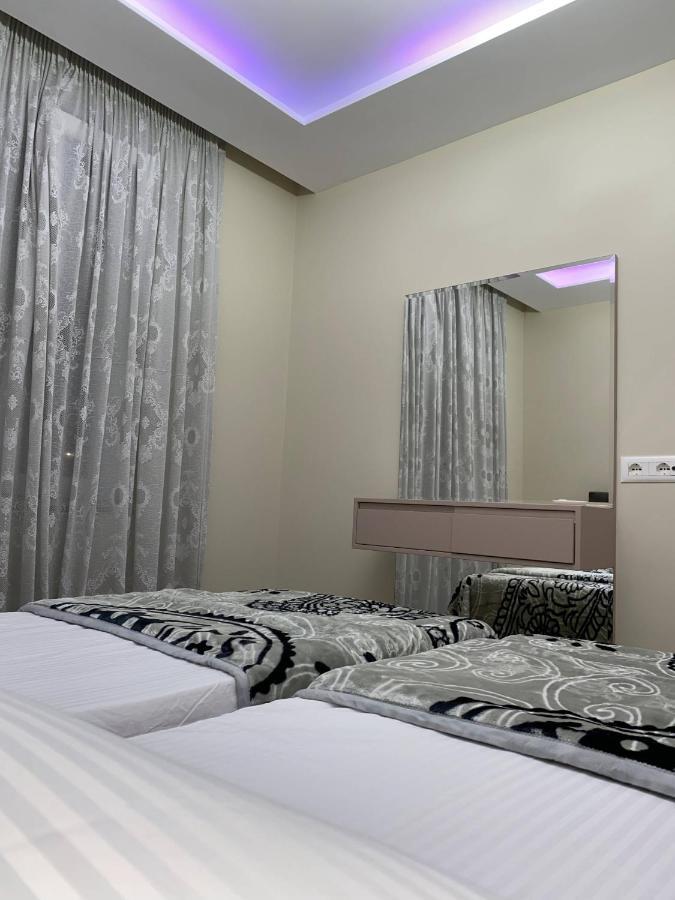 Komatas Modern Apartments In Bllok Area Тирана Екстер'єр фото