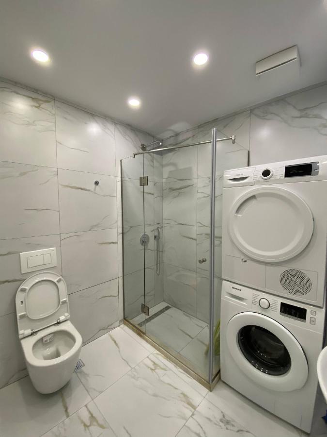 Komatas Modern Apartments In Bllok Area Тирана Екстер'єр фото