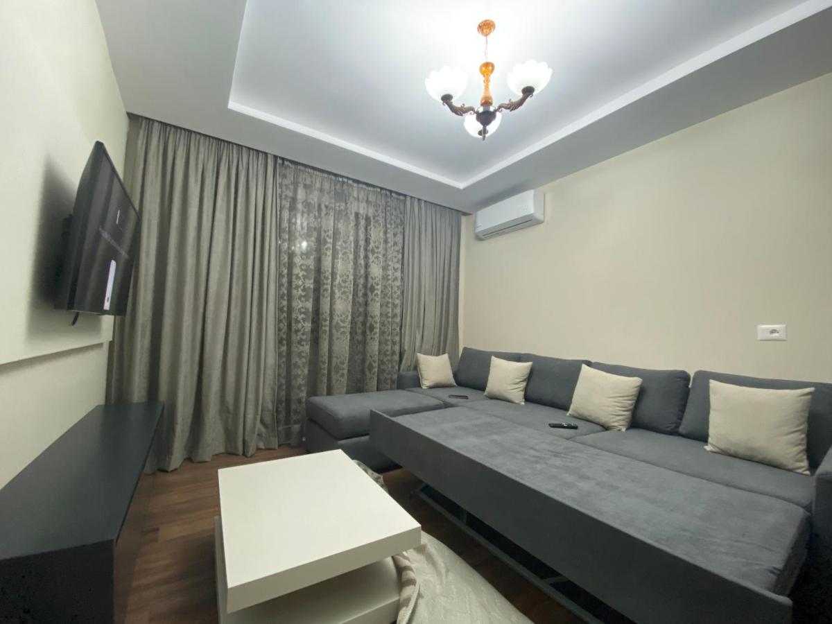 Komatas Modern Apartments In Bllok Area Тирана Екстер'єр фото